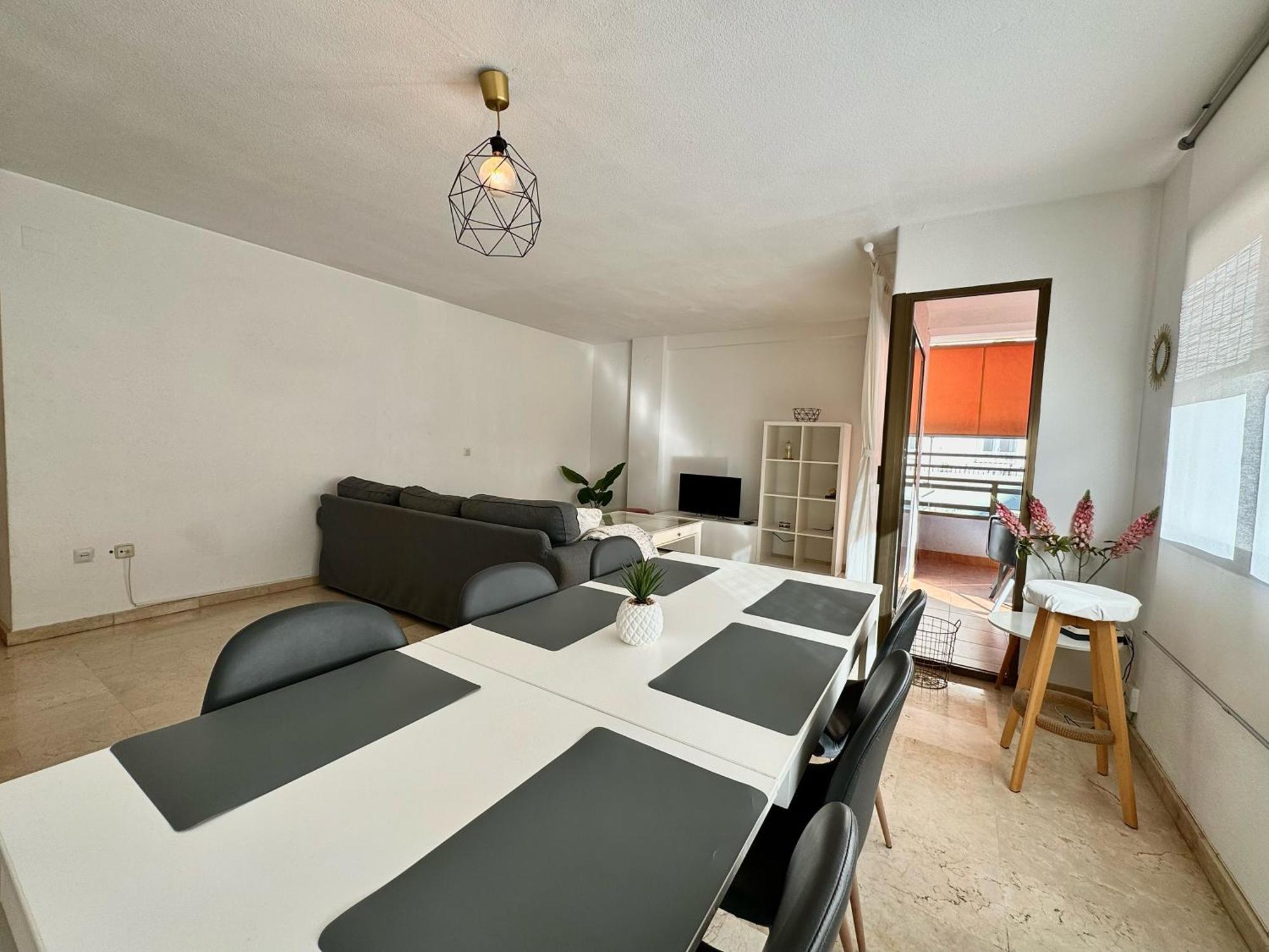 Luminoso Piso Centro De Marbella. A 50m De La Playa Appartement